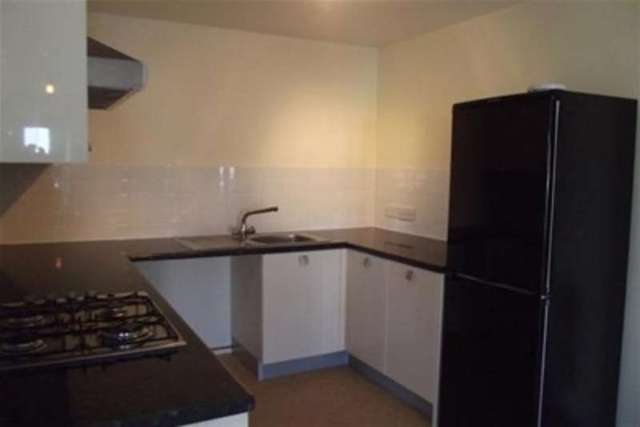  Image of 1 bedroom Flat to rent in Teign Road Newton Abbot TQ12 at Newton Abbot, TQ12 4EX