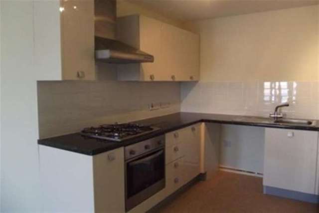  Image of 1 bedroom Flat to rent in Teign Road Newton Abbot TQ12 at Newton Abbot, TQ12 4EX