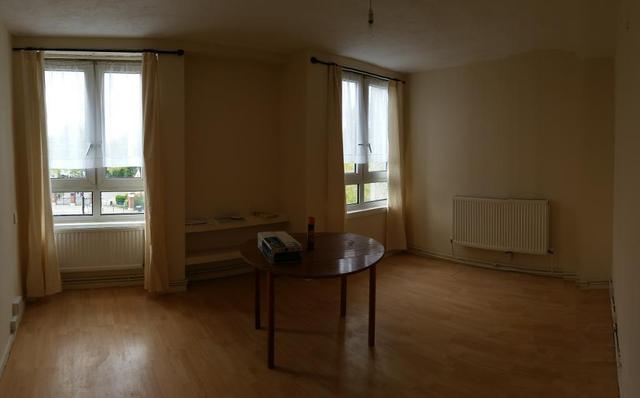  Image of 1 bedroom Flat Share to rent in Lake View Estate Old Ford Road London E3 at Bow  London, E3 5TB