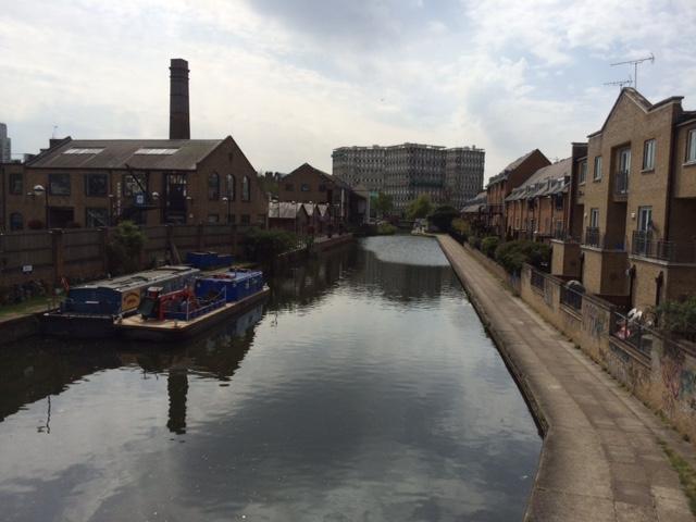  Image of 1 bedroom Flat Share to rent in Lake View Estate Old Ford Road London E3 at Bow  London, E3 5TB