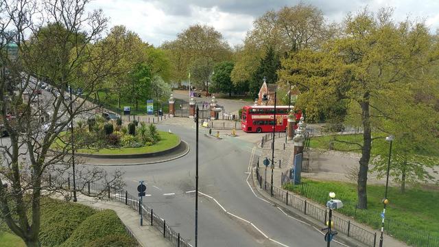  Image of 1 bedroom Flat Share to rent in Lake View Estate Old Ford Road London E3 at Bow  London, E3 5TB