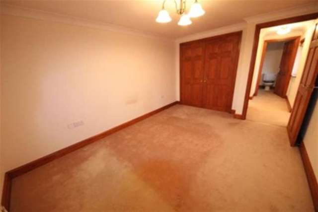  Image of 3 bedroom Detached house to rent in Old Merrow Street Guildford GU4 at Guildford, GU4 7AY
