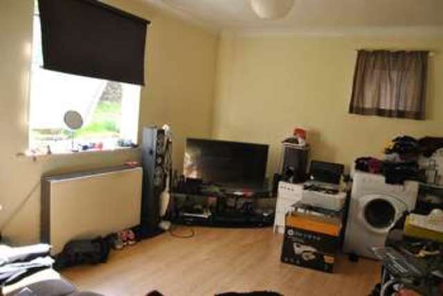  Image of 1 bedroom Flat for sale in The Heights Swindon SN1 at Swindon Wilts Swindon, SN1 4NN