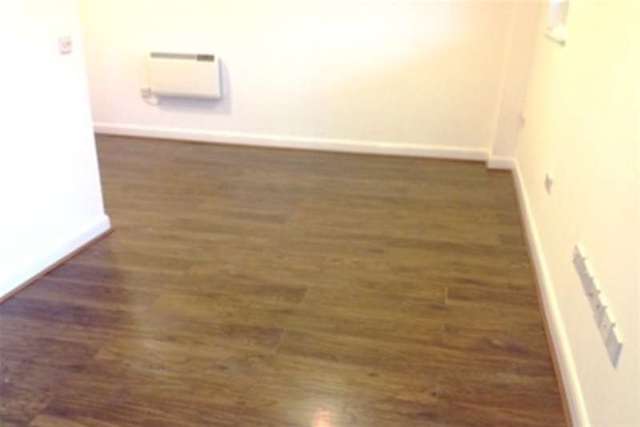 Image of 2 bedroom Flat to rent in Orchard Place Southampton SO14 at Southampton, SO14 3BW