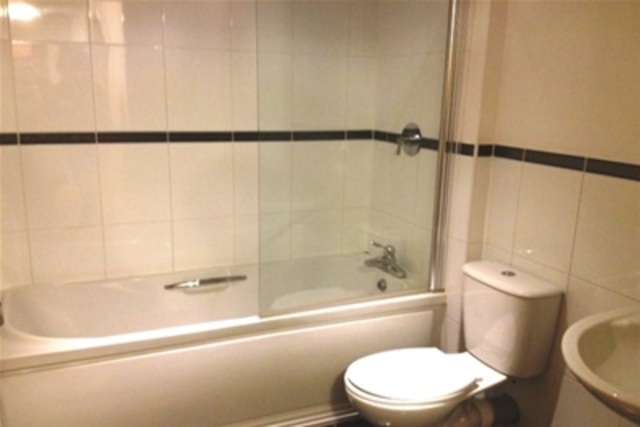  Image of 2 bedroom Flat to rent in Orchard Place Southampton SO14 at Southampton, SO14 3BW