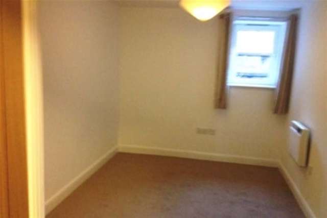  Image of 2 bedroom Flat to rent in Orchard Place Southampton SO14 at Southampton, SO14 3BW