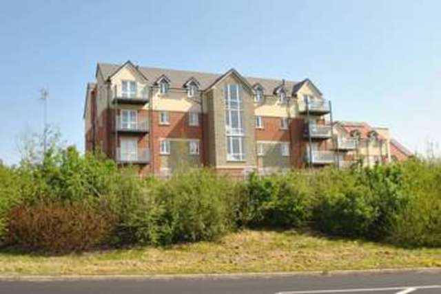  Image of 2 bedroom Flat for sale in Overstreet Green Lydney GL15 at Overstreet Green  Lydney, GL15 5GG