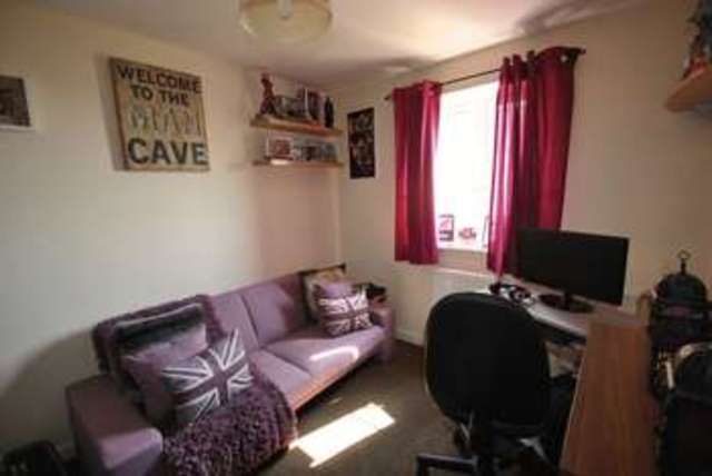  Image of 2 bedroom Flat for sale in Overstreet Green Lydney GL15 at Overstreet Green  Lydney, GL15 5GG