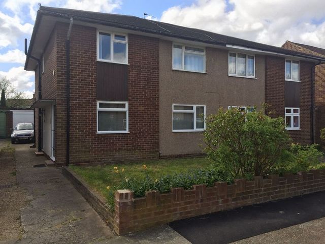  Image of 2 bedroom Flat for sale in Palmar Road Bexleyheath DA7 at Palmar Road  Bexleyheath, DA7 4LJ
