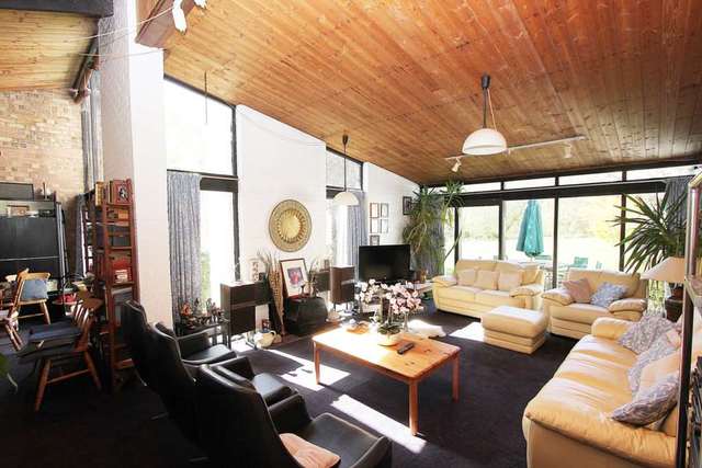  Image of 5 bedroom Detached house for sale in Bere Court Road Pangbourne Reading RG8 at Bere Court Road Pangbourne Reading, RG8 8JY