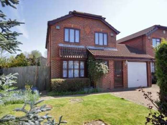  Image of 4 bedroom Detached house for sale in Parkhurst Road Horley RH6 at Parkhurst Road  Horley, RH6 8HA