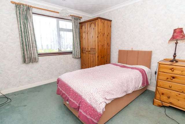  Image of 3 bedroom Detached house for sale in Parklands Drive Loughborough LE11 at Loughborough, LE11 2SZ
