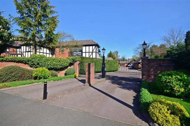  Image of 2 bedroom Ground Flat for sale in Ridgemont Place Parkstone Avenue Hornchurch RM11 at Emerson Park Hornchurch Hornchurch, RM11 3LQ
