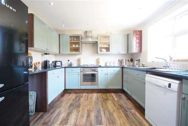  Image of 3 bedroom Detached house for sale in Peppermint Grove Skegness PE25 at Seacroft, PE25 3LJ