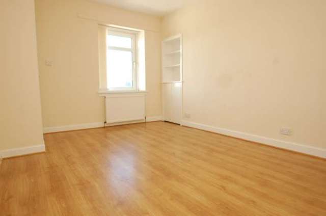  Image of 1 bedroom Bungalow to rent in Pilot Street Dunoon PA23 at Pilot Street  Dunoon, PA23 8BY