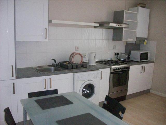  Image of 2 bedroom Flat to rent in Pleasance Court Dundee DD1 at City Centre Dundee Dundee, DD1 5BB