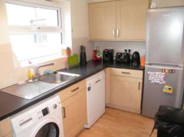  Image of 2 bedroom Flat for sale in Junction Gardens Plymouth PL4 at Plymouth Devon Plymouth, PL4 9AS