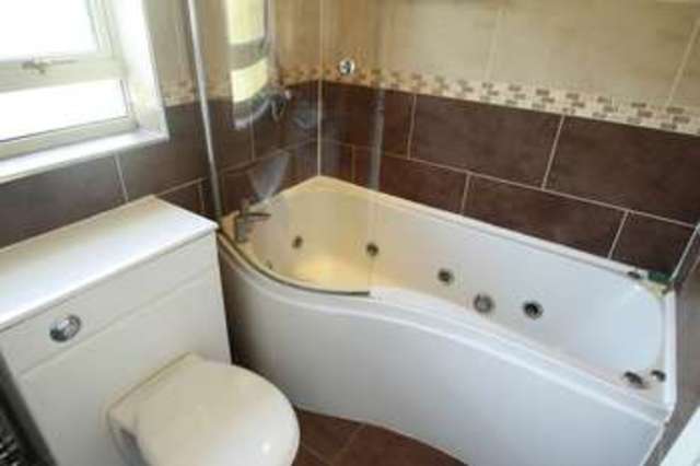  Image of 3 bedroom Semi-Detached house to rent in Poplar Road Wednesbury WS10 at Poplar Road  Wednesbury, WS10 9PY