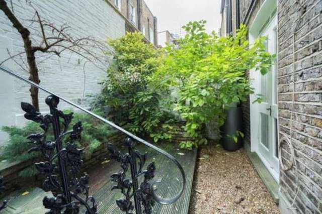  Image of 2 bedroom Flat for sale in Portland Road London W11 at Holland Park London Holland Park, W11 4LH