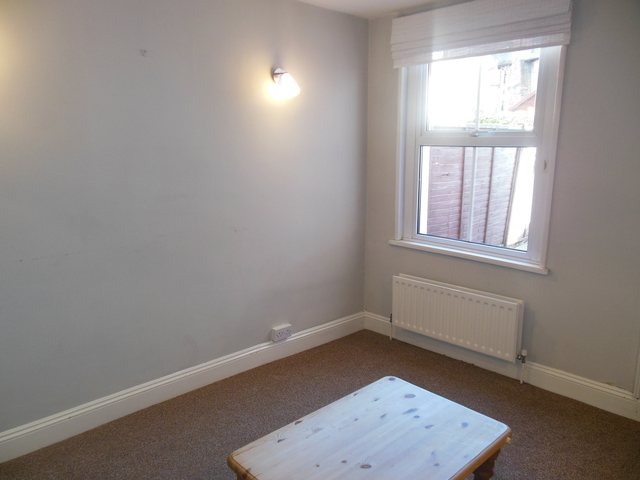  Image of 2 bedroom Detached house to rent in Pound Street Newbury RG14 at Newbury  Newbury, RG14 6AE