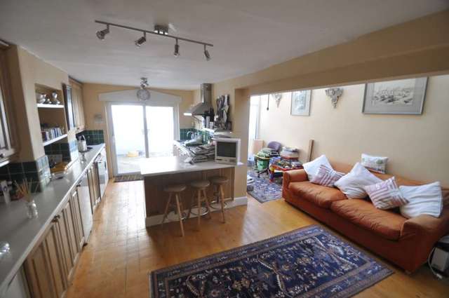  Image of 4 bedroom Detached house to rent in Prothero Road London SW6 at Prothero Road Fulham London, SW6 7LY