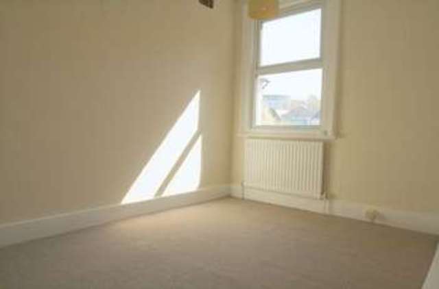  Image of 2 bedroom Semi-Detached house to rent in Queens Road High Wycombe HP13 at Queens Road  High Wycombe, HP13 6AH