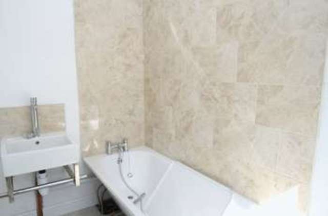  Image of 2 bedroom Semi-Detached house to rent in Queens Road High Wycombe HP13 at Queens Road  High Wycombe, HP13 6AH