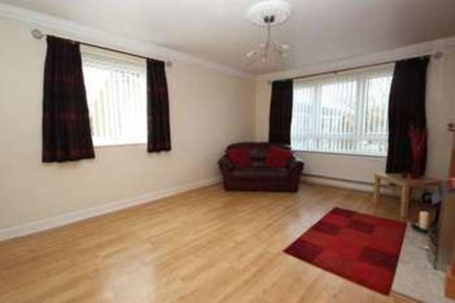  Image of 2 bedroom Flat for sale in Queens Road Pontefract WF8 at Queens Road  Pontefract, WF8 4SB