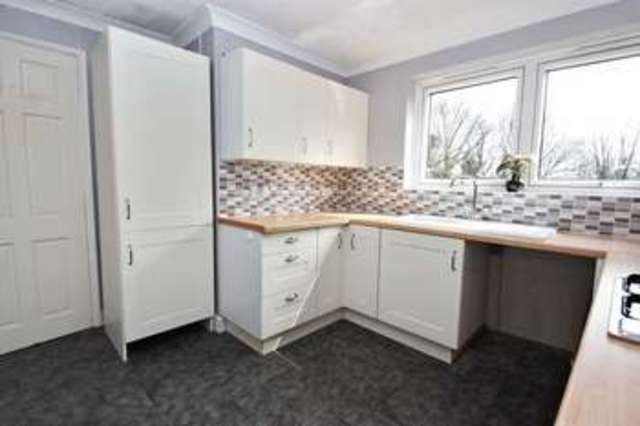  Image of 2 bedroom Flat for sale in Queens Road Pontefract WF8 at Queens Road  Pontefract, WF8 4SB