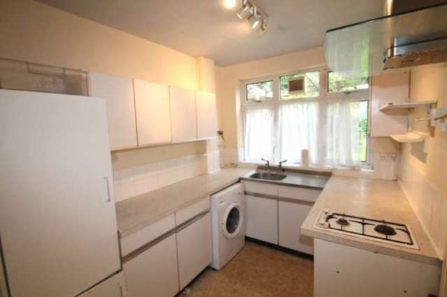  Image of 3 bedroom Detached house to rent in Queens Walk Harrow HA1 at Queens Walk  Harrow, HA1 1XS