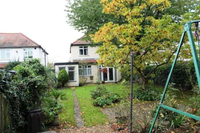  Image of 3 bedroom Detached house to rent in Queens Walk Harrow HA1 at Queens Walk  Harrow, HA1 1XS