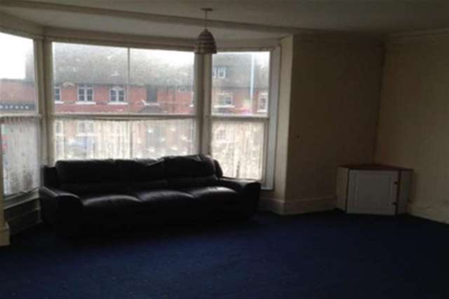  Image of 3 bedroom Flat to rent in Radcliffe Road West Bridgford Nottingham NG2 at Nottingham, NG2 5FF