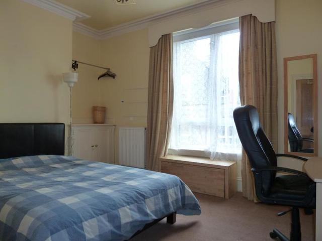 Image of 1 bedroom Flat to rent in Raeburn Place Aberdeen AB25 at Rosemount Aberdeen Aberdeen, AB25 1PP