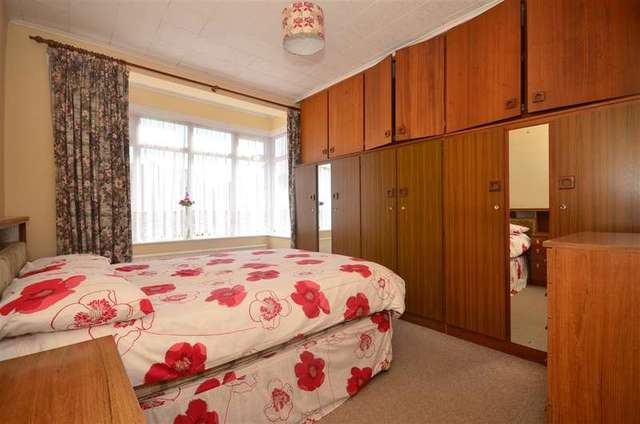 Image of 2 bedroom Detached house for sale in Randall Drive Hornchurch RM12 at Hornchurch Essex Hornchurch, RM12 6TA