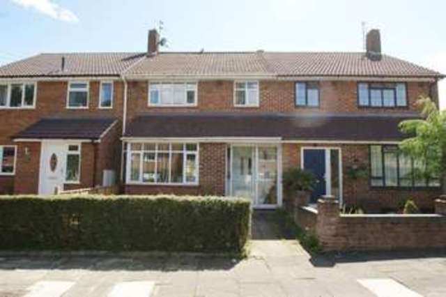  Image of 3 bedroom Detached house for sale in Rant Meadow Hemel Hempstead HP3 at Rant Meadow  Hemel Hempstead, HP3 8EQ