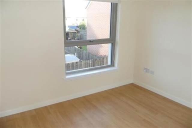  Image of 3 bedroom Semi-Detached house to rent in Raploch Road Stirling FK8 at Stirling Town Stirling Stirling, FK8 1RS
