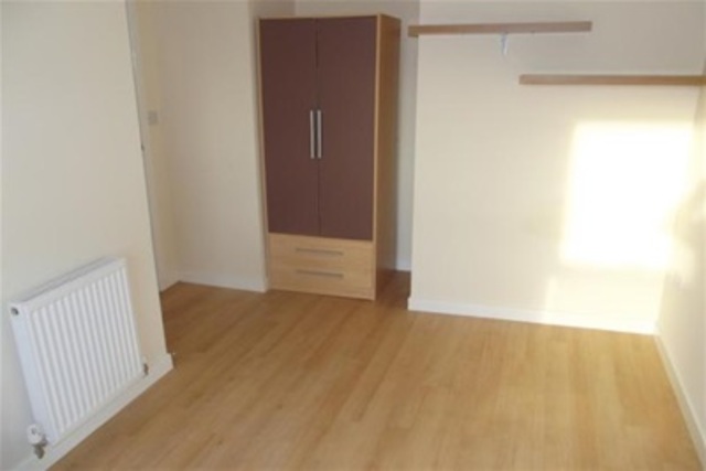  Image of 3 bedroom Semi-Detached house to rent in Raploch Road Stirling FK8 at Stirling Town Stirling Stirling, FK8 1RS