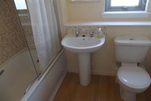  Image of 3 bedroom Semi-Detached house to rent in Raploch Road Stirling FK8 at Stirling Town Stirling Stirling, FK8 1RS