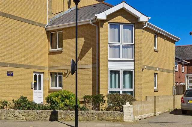 Image of 2 bedroom Ground Flat for sale in Regent Street Shanklin PO37 at Shanklin Isle of Wight Shanklin, PO37 7BP