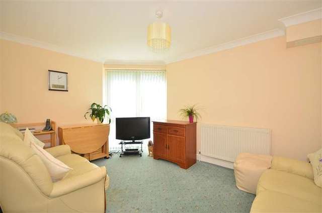  Image of 2 bedroom Ground Flat for sale in Regent Street Shanklin PO37 at Shanklin Isle of Wight Shanklin, PO37 7BP