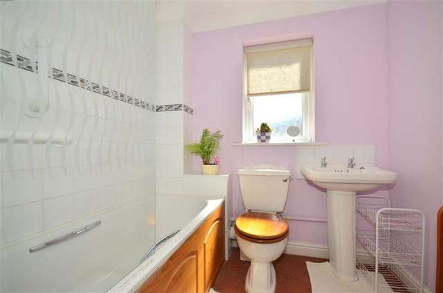  Image of 2 bedroom Ground Flat for sale in Regent Street Shanklin PO37 at Shanklin Isle of Wight Shanklin, PO37 7BP