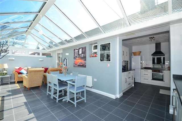  Image of 2 bedroom Bungalow for sale in Rhodes Gardens Broadstairs CT10 at Broadstairs Kent Broadstairs, CT10 1BP