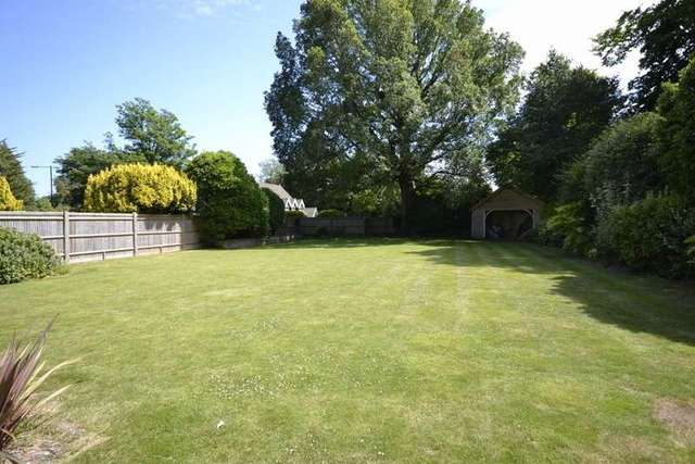  Image of 2 bedroom Flat to rent in Gaudick Road Eastbourne BN20 at Gaudick Road  Eastbourne, BN20 7LW