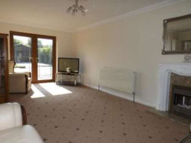  Image of 3 bedroom Bungalow for sale in Ellesmere Road Rochford SS4 at Rochford Essex Ashingdon, SS4 3JP
