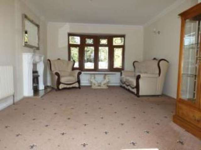  Image of 3 bedroom Bungalow for sale in Ellesmere Road Rochford SS4 at Rochford Essex Ashingdon, SS4 3JP