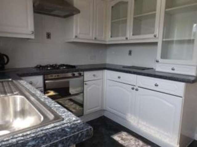  Image of 3 bedroom Bungalow for sale in Ellesmere Road Rochford SS4 at Rochford Essex Ashingdon, SS4 3JP