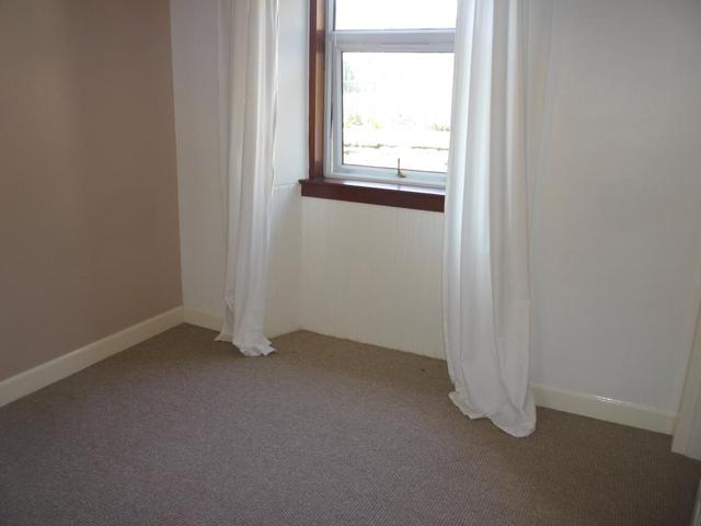  Image of 2 bedroom Flat to rent in Rose Street Dunfermline KY12 at Dunfermline Fife Fife, KY12 0QT