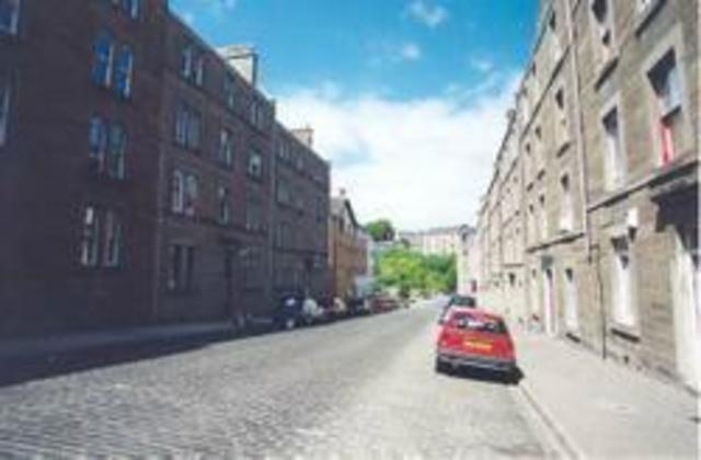  Image of 2 bedroom Flat to rent in Rosefield Street Dundee DD1 at West End Dundee Dundee, DD1 5PS