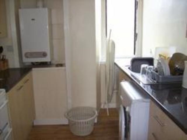  Image of 2 bedroom Flat to rent in Rosefield Street Dundee DD1 at West End Dundee Dundee, DD1 5PS