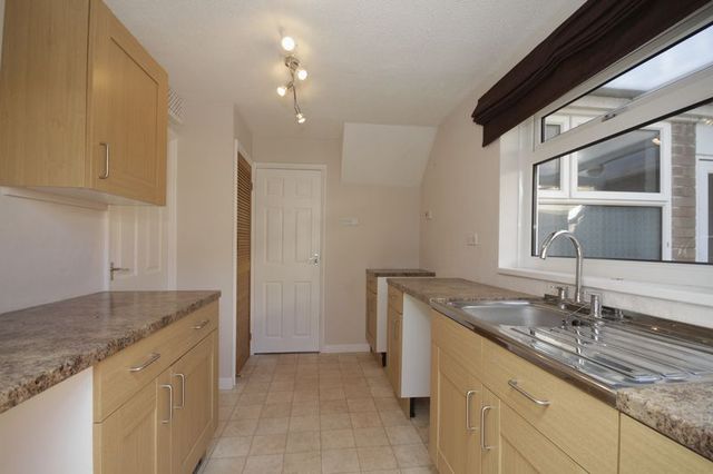  Image of 3 bedroom Semi-Detached house to rent in Roselands Drive Paignton TQ4 at Roselands Drive  Paignton, TQ4 7RW